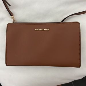 Michael KORS jet set travel crossbody clutch leather